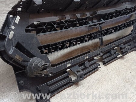 ФОТО Решетка радиатора бампера переднего центральная для Ford Kuga Киев