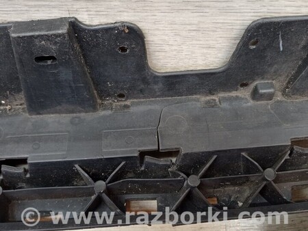 ФОТО Решетка радиатора бампера переднего центральная для Ford Kuga Киев