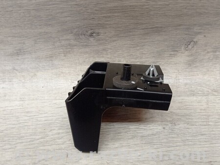 ФОТО Кронштейн кріплення направляюча заднього бампера ліва нова для Ford Kuga 2 Киев