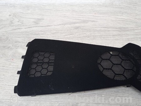 ФОТО Накладка решітка динаміка торпедо для Ford Kuga 2 Киев