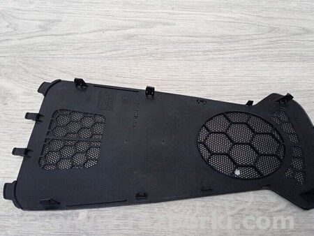 ФОТО Накладка решітка динаміка торпедо для Ford Kuga 2 Киев