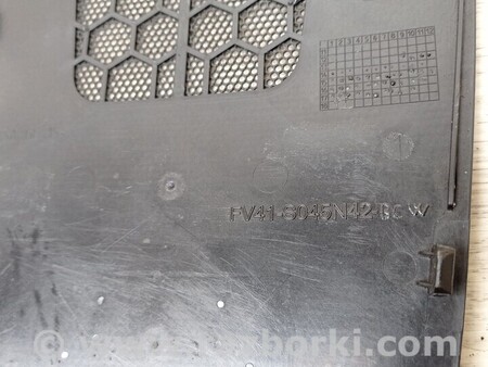 ФОТО Накладка решітка динаміка торпедо для Ford Kuga 2 Киев