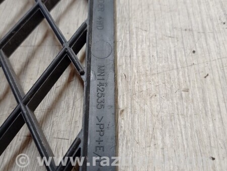 ФОТО Решетка радиатора бампера переднего центральная нижняя для Mitsubishi L200 Киев