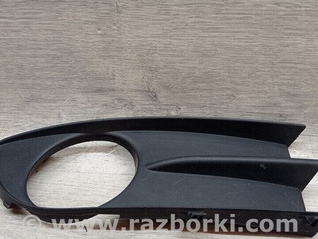 ФОТО Решітка заглушка туманки ПТФ переднього бампера ліва для Renault Laguna Киев