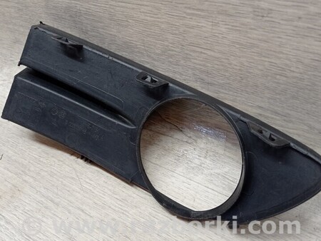 ФОТО Решітка заглушка туманки ПТФ переднього бампера ліва для Renault Laguna Киев