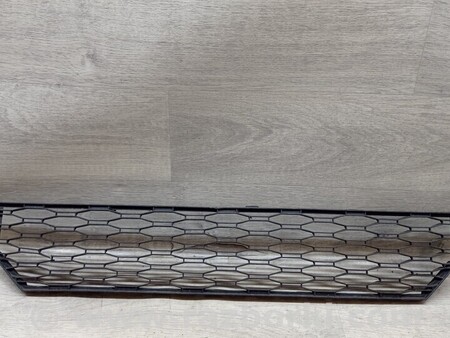 ФОТО Решетка радиатора нижняя деф для Seat Leon Київ