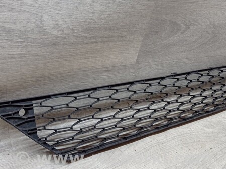 ФОТО Решетка радиатора нижняя деф для Seat Leon Київ