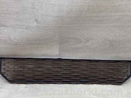 ФОТО Решетка радиатора нижняя деф для Seat Leon Київ