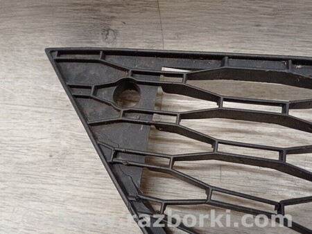 ФОТО Решетка радиатора нижняя деф для Seat Leon Київ