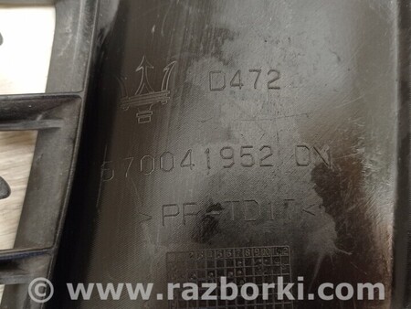 ФОТО Накладка решітка переднього бампера права для Maserati Levante Киев