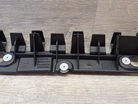 ФОТО Кронштейн кріплення направляюча заднього бампера лівий для Renault Logan Киев