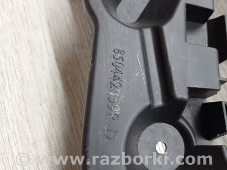 ФОТО Кронштейн кріплення направляюча заднього бампера правий для Dacia Logan Киев