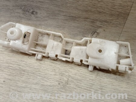 ФОТО Кронштейн кріплення направляюча переднього бампера лівий для Renault Logan Киев