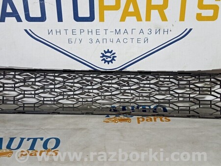 ФОТО Решетка бампера переднего для Dacia Logan Киев