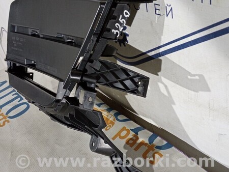 ФОТО Решітка заглушка переднього бампера ліва сторона для Porsche Macan Київ