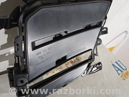 ФОТО Решітка заглушка переднього бампера ліва сторона для Porsche Macan Київ