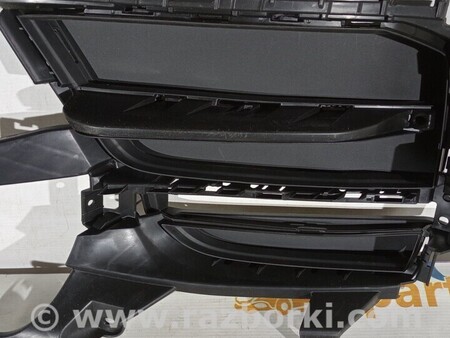 ФОТО Решітка заглушка переднього бампера ліва сторона для Porsche Macan Київ