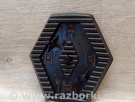 ФОТО Кронштейн кріплення значка емблеми логотипа переднього бампера для Renault Master Киев