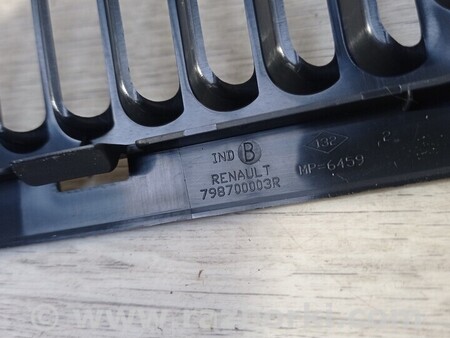 ФОТО Решетка вентилятора для Renault Master Киев