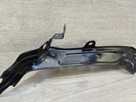 ФОТО Кронштейн крыла переднего правого для Renault Megane Киев