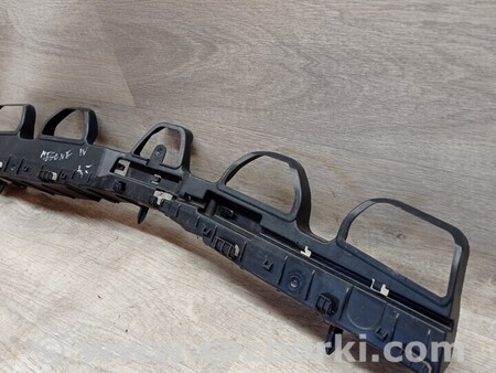 ФОТО Хетчбек Кронштейн бампера заднего центральный для Renault Megane Киев