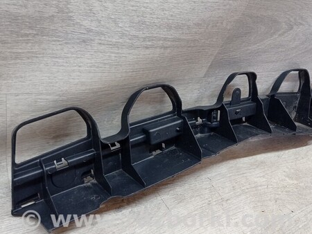 ФОТО Хетчбек Кронштейн бампера заднего центральный для Renault Megane Киев