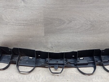 ФОТО Хетчбек Кронштейн бампера заднего центральный для Renault Megane Киев