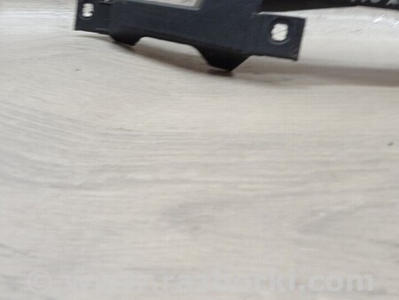 ФОТО Кронштейн кріплення направляюча переднього бампера ліва для Opel Meriva Киев