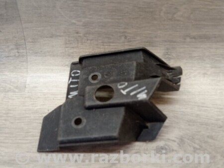 ФОТО Кронштейн кріплення направляюча переднього бампера фари ліва для Alfa Romeo MiTo 955 (06.2008-12.2016) Киев