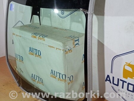 ФОТО Ветровое стекло местом под датчик дождя для Tesla Model 3 Киев