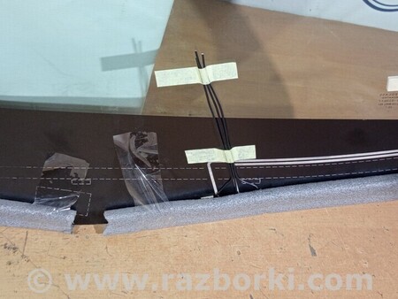 ФОТО Ветровое стекло местом под датчик дождя для Tesla Model 3 Киев