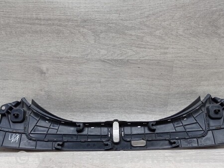 ФОТО Верхняя планка замка для Tesla Model S Киев