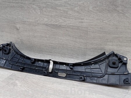 ФОТО Верхняя планка замка для Tesla Model S Киев