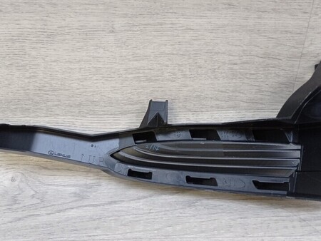 ФОТО Заглушка противотуманных фар бампера переднего правая для Lexus NX Київ