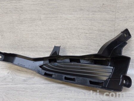 ФОТО Заглушка противотуманных фар бампера переднего правая для Lexus NX Київ