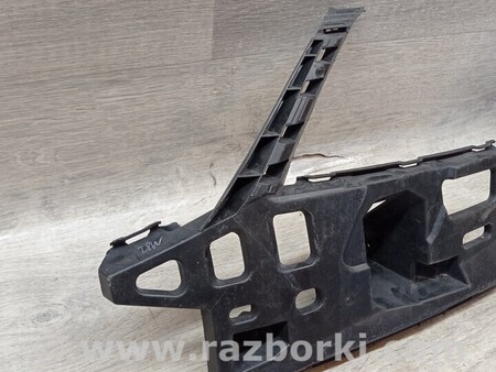 ФОТО Кронштейн кріплення направляюча омивача фар переднього бампера для Skoda Octavia Киев