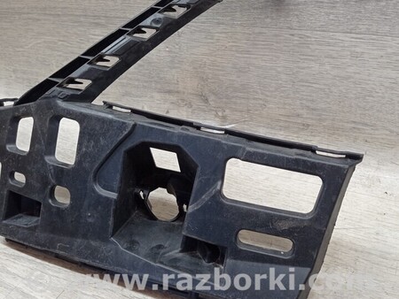 ФОТО Кронштейн кріплення направляюча омивача фар переднього бампера для Skoda Octavia Киев