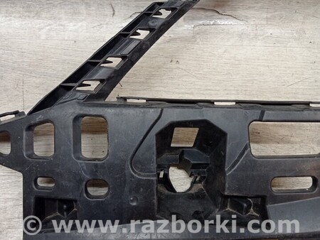 ФОТО Кронштейн кріплення направляюча омивача фар переднього бампера для Skoda Octavia Киев