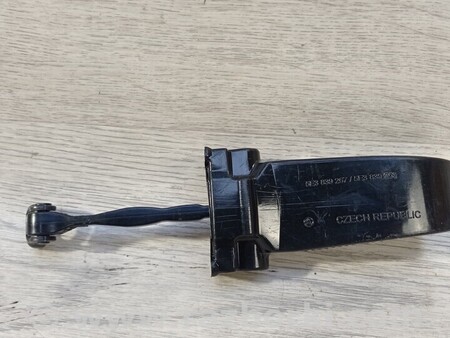 ФОТО Ограничитель открывания двери задний левый для Skoda Octavia Киев