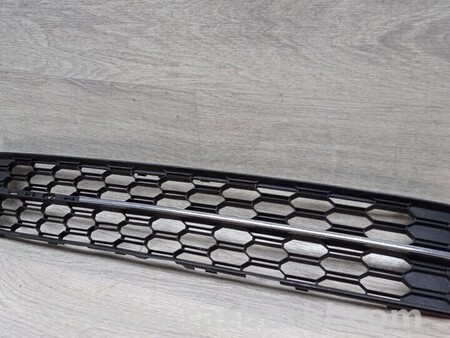 ФОТО Решетка радиатора бампера переднего центральная нижняя для Skoda Octavia Киев