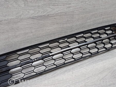 ФОТО Решетка радиатора бампера переднего центральная нижняя для Skoda Octavia Киев