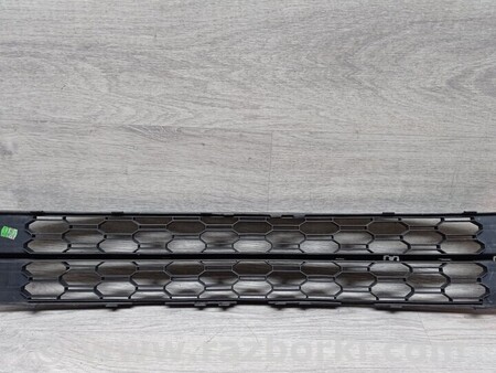 ФОТО Решетка радиатора бампера переднего центральная нижняя для Skoda Octavia Киев