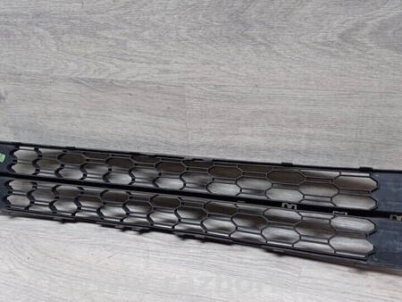 ФОТО Решетка радиатора бампера переднего центральная нижняя для Skoda Octavia Киев