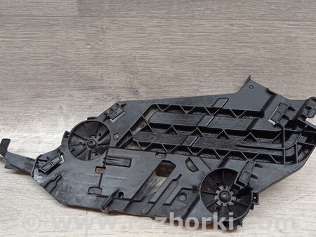 ФОТО Кронштейн кріплення направляюча передньої фари лівий для Skoda Octavia A5 Киев