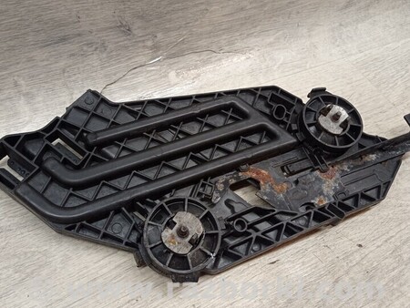 ФОТО Кронштейн кріплення направляюча передньої фари лівий для Skoda Octavia A5 Киев