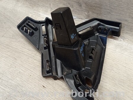 ФОТО Кронштейн кріплення решітки радіатора переднього бампера лівий для Skoda Octavia A5 Киев