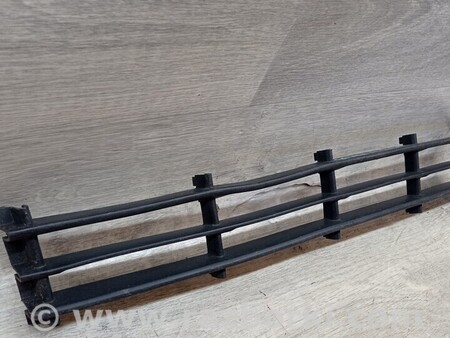 ФОТО Решітка радіатора переднього бампера нижня для Skoda Octavia A5 Киев