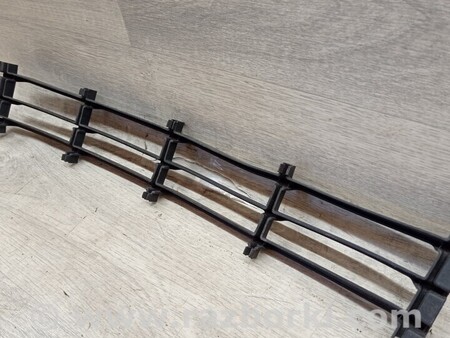 ФОТО Решітка радіатора переднього бампера нижня для Skoda Octavia A5 Киев