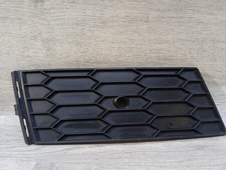 ФОТО Заглушка противотуманных фар бампера переднего левая для Skoda Octavia A7 Киев