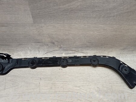 ФОТО Кронштейн кріплення направляюча заднього бампера лівий Універсал для Skoda Octavia A7 Киев